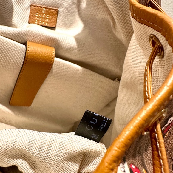 NEW Gucci X Disney Mickey Mouse Backpack Collector’s Item - Picture 8 of 12